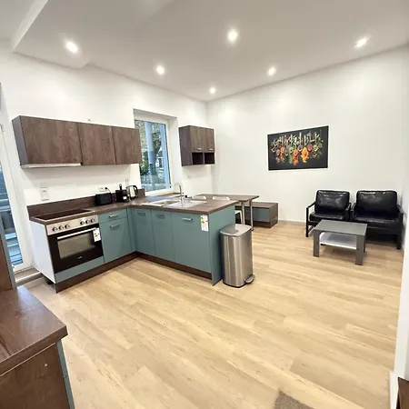 Exklusives City-zimmer, Gemeinschaftsbad Und Kueche *