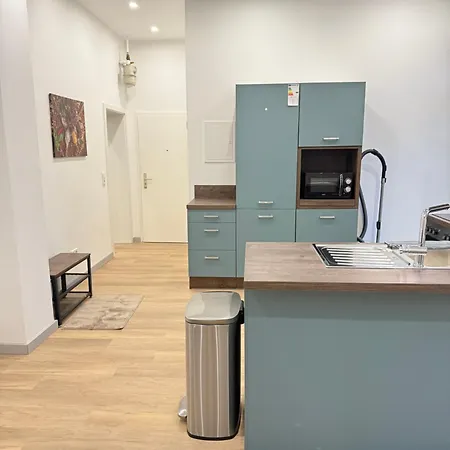 Exklusives City-zimmer, Gemeinschaftsbad Und Kueche *