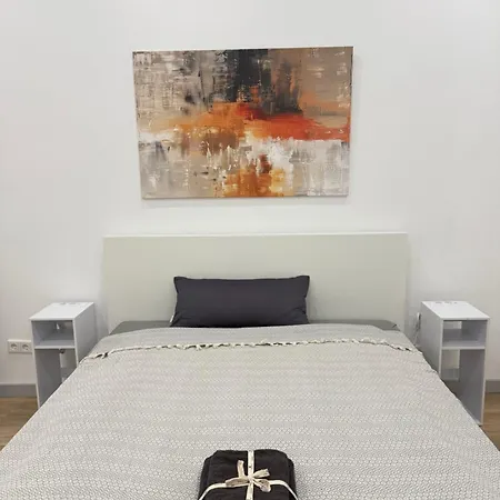 Exklusives City-zimmer, Gemeinschaftsbad Und Kueche * هيرن